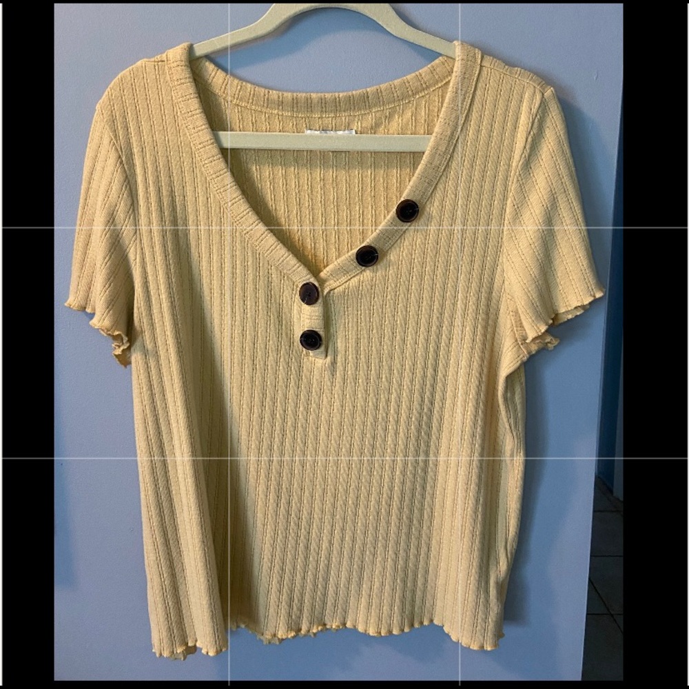 American Eagle - Yellow V-Neck Top w/ Buttons